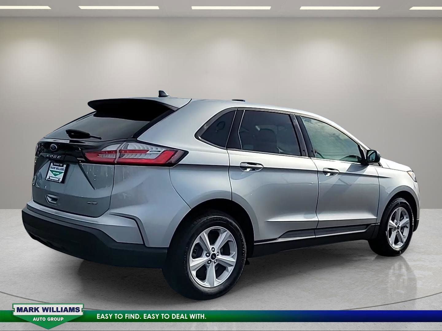 Used 2024 Ford Edge SE image 4