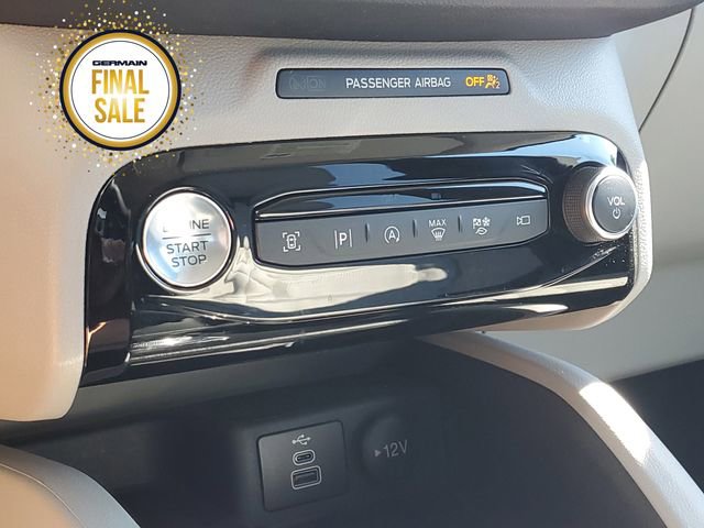 Used 2024 Ford Escape Platinum w/ Premium Technology Package image 27