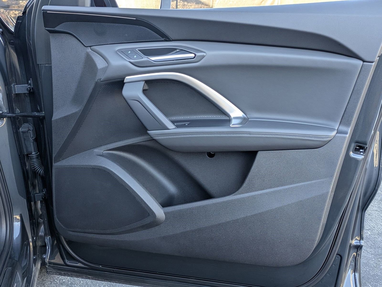 Used 2025 Audi Q5 Premium w/ Convenience Package image 20