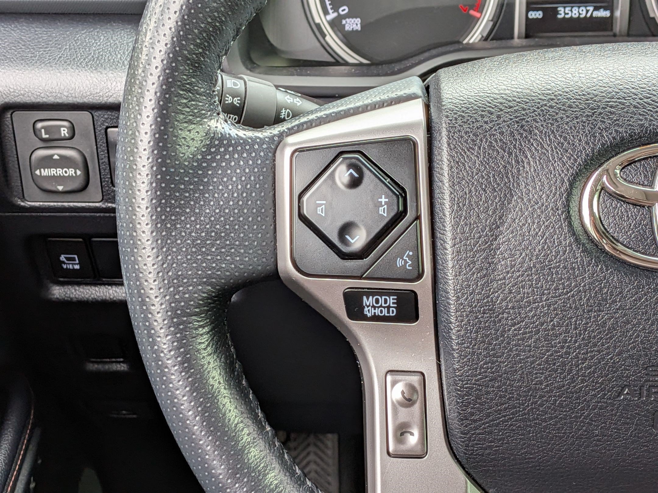Used 2023 Toyota 4Runner Limited RWD image 15
