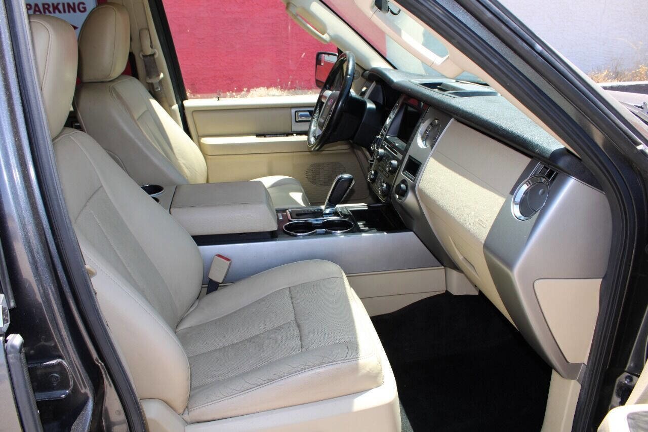 Used 2017 Ford Expedition EL Limited image 12