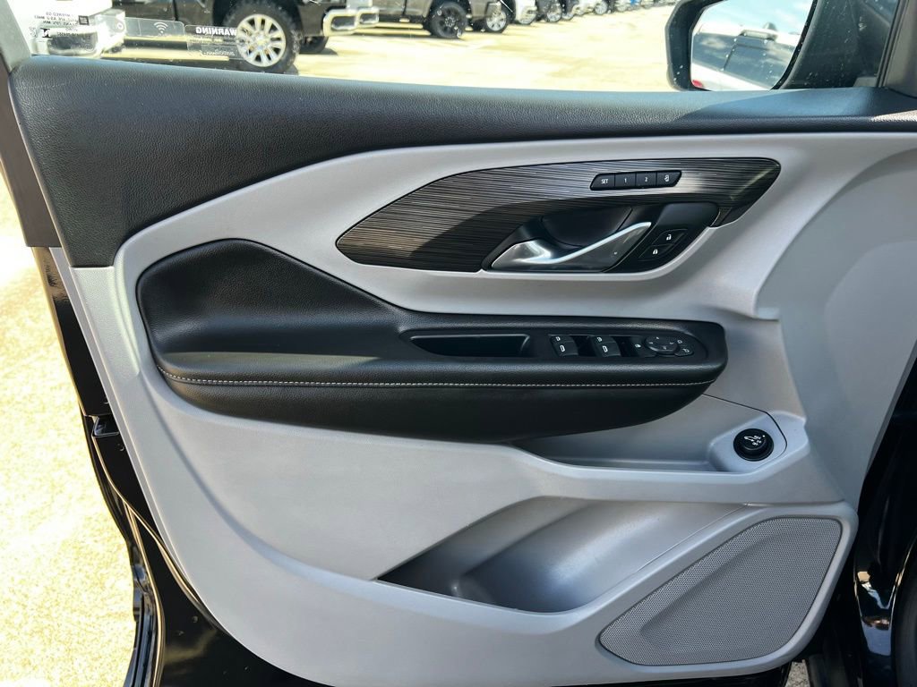 Used 2024 GMC Terrain SLT image 26