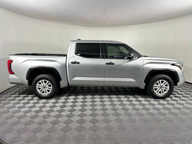 Used 2022 Toyota Tundra SR5 w/ Convenience Package image 5