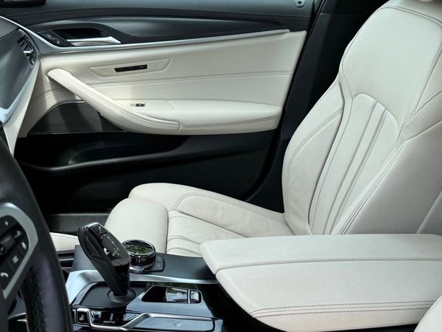 Used 2023 BMW M550i xDrive AWD/4WD image 13