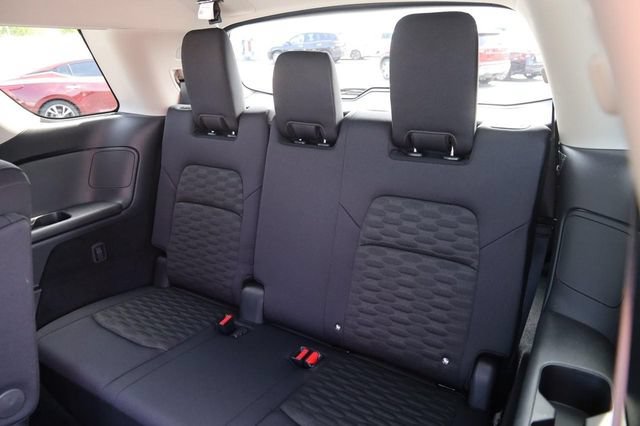 Certified 2025 Nissan Pathfinder SV w/ SV Premium Package FWD image 12