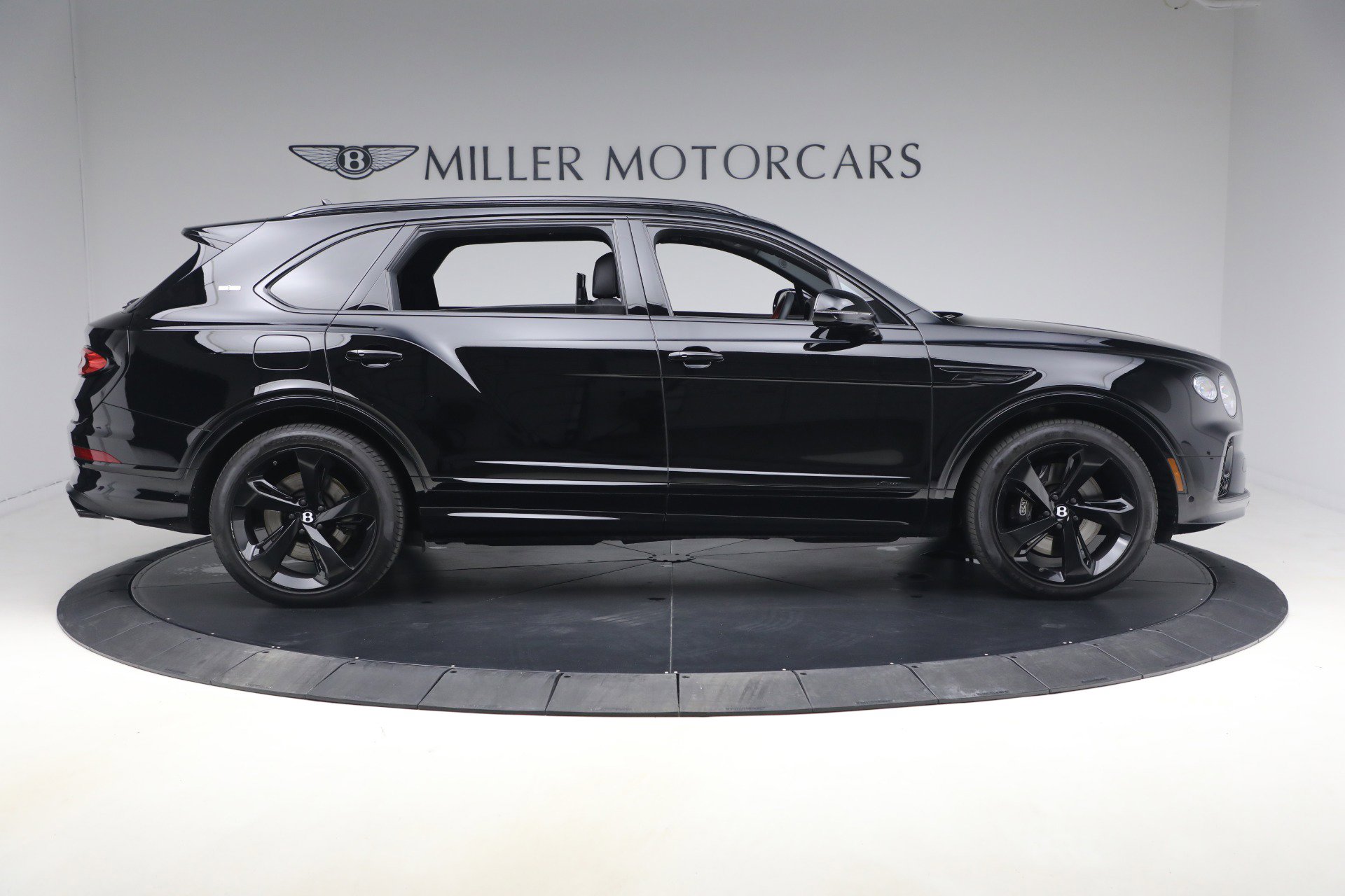 Used 2023 Bentley Bentayga Extended Wheelbase image 9