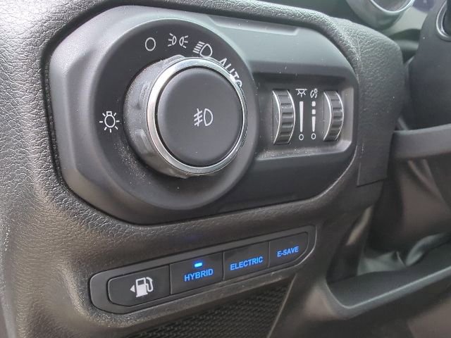 Used 2022 Jeep Wrangler Unlimited Sahara w/ Cold Weather Group image 11