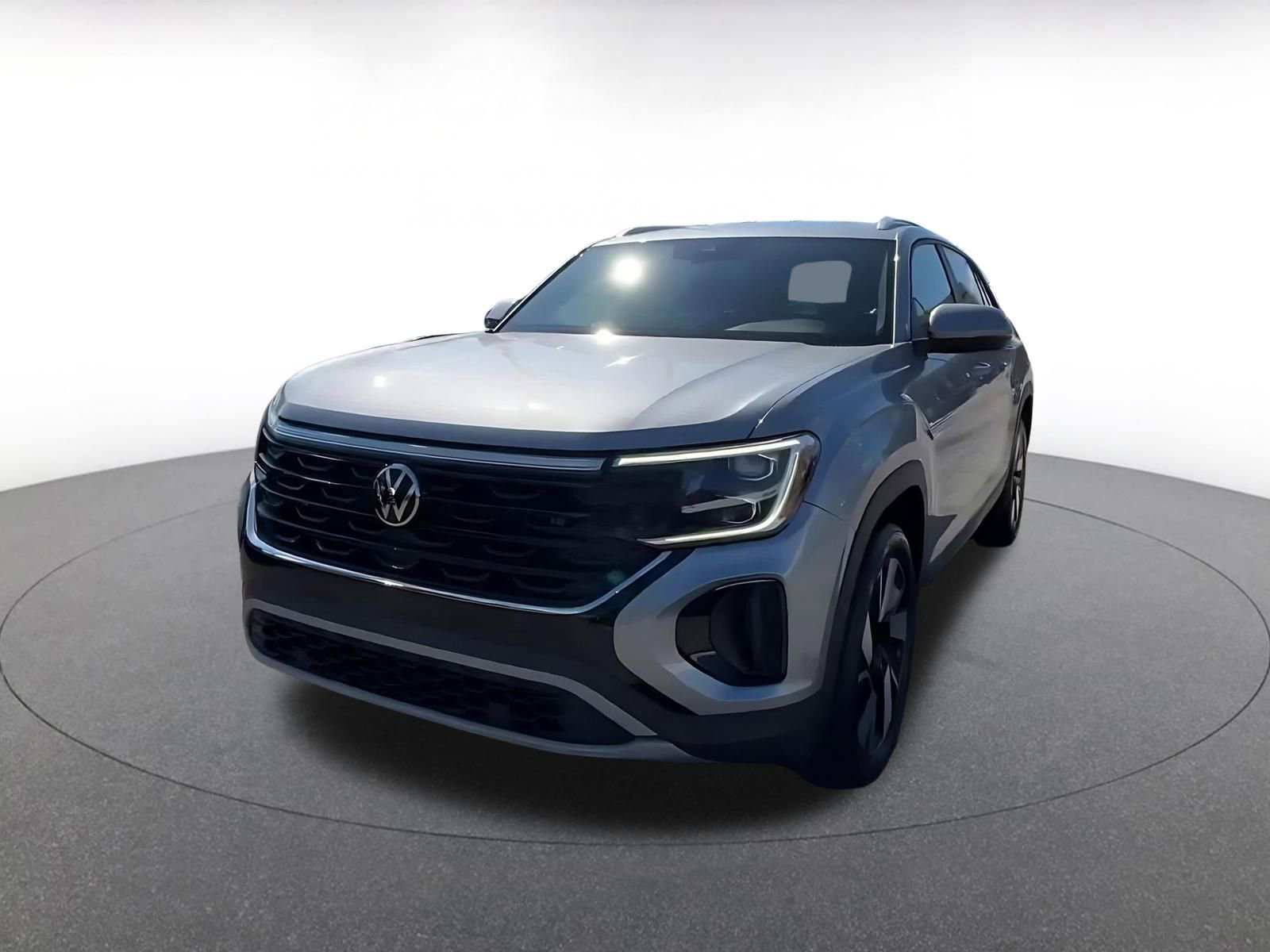 Used 2025 Volkswagen Atlas Cross Sport SE image 7