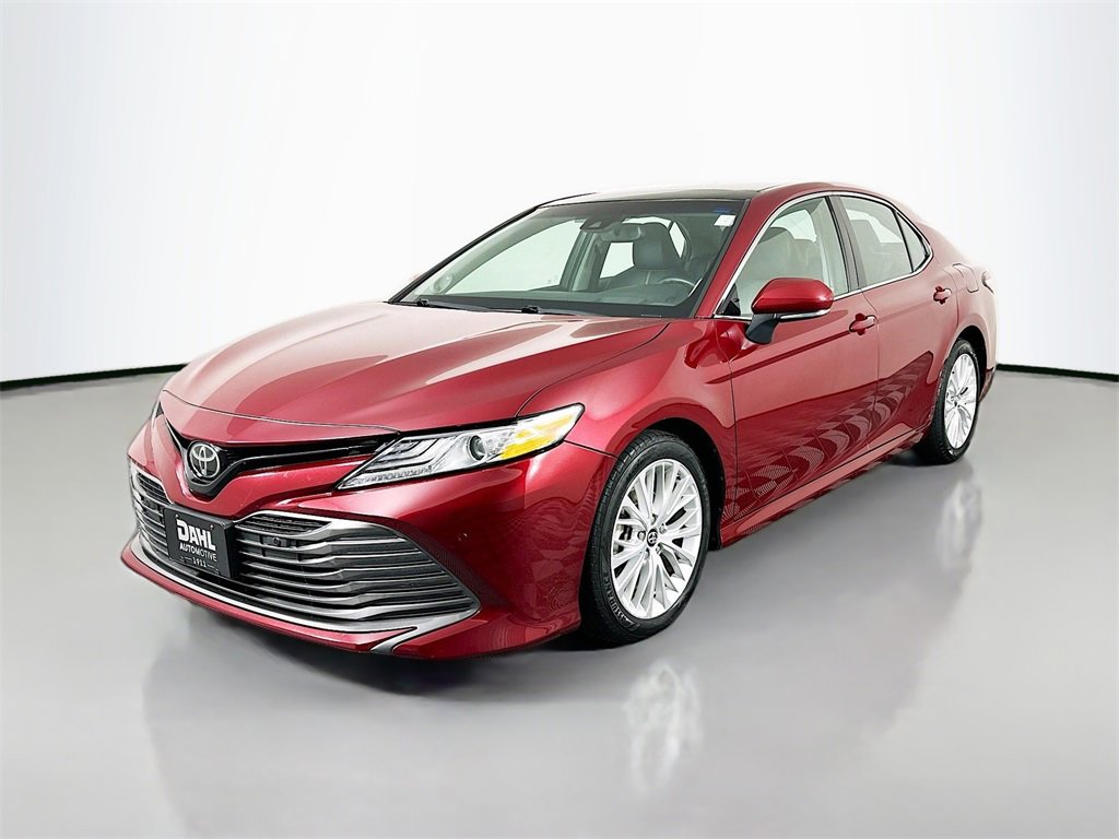 Used 2018 Toyota Camry XLE image 6