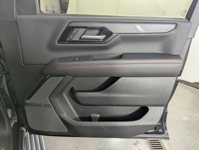 Used 2025 GMC Yukon AT4 Ultimate image 29