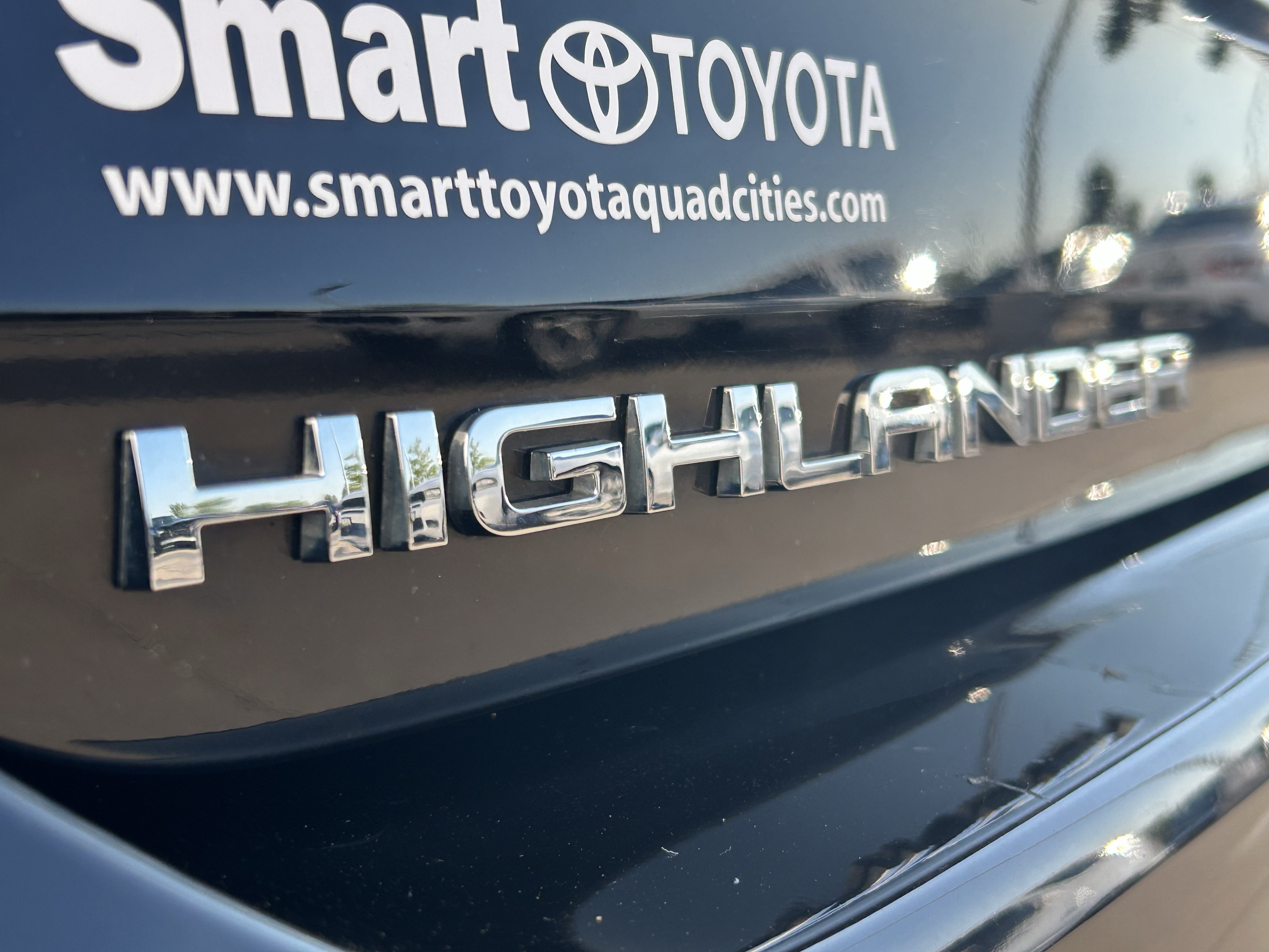 Used 2021 Toyota Highlander XLE AWD/4WD image 8