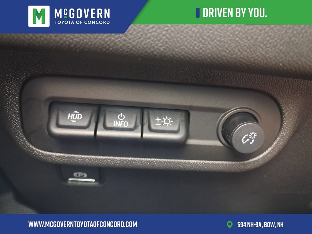 Used 2024 GMC Terrain SLT w/ Infotainment Package II AWD/4WD image 29
