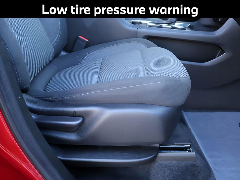 Used 2023 Chevrolet Traverse LT image 13