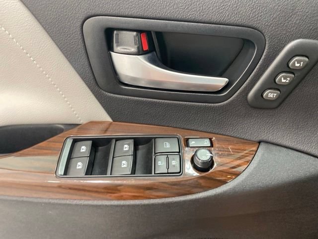 Used 2017 Toyota Sienna Limited Premium AWD/4WD image 27