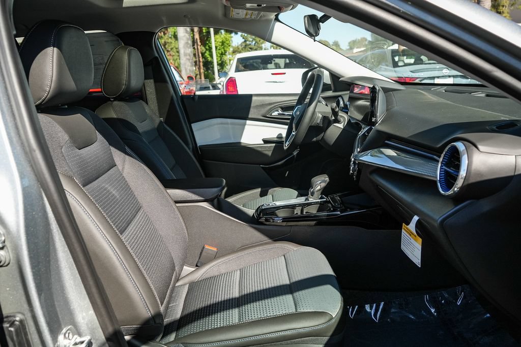 New 2026 Chevrolet Trax LT w/ Sunroof Package FWD image 16