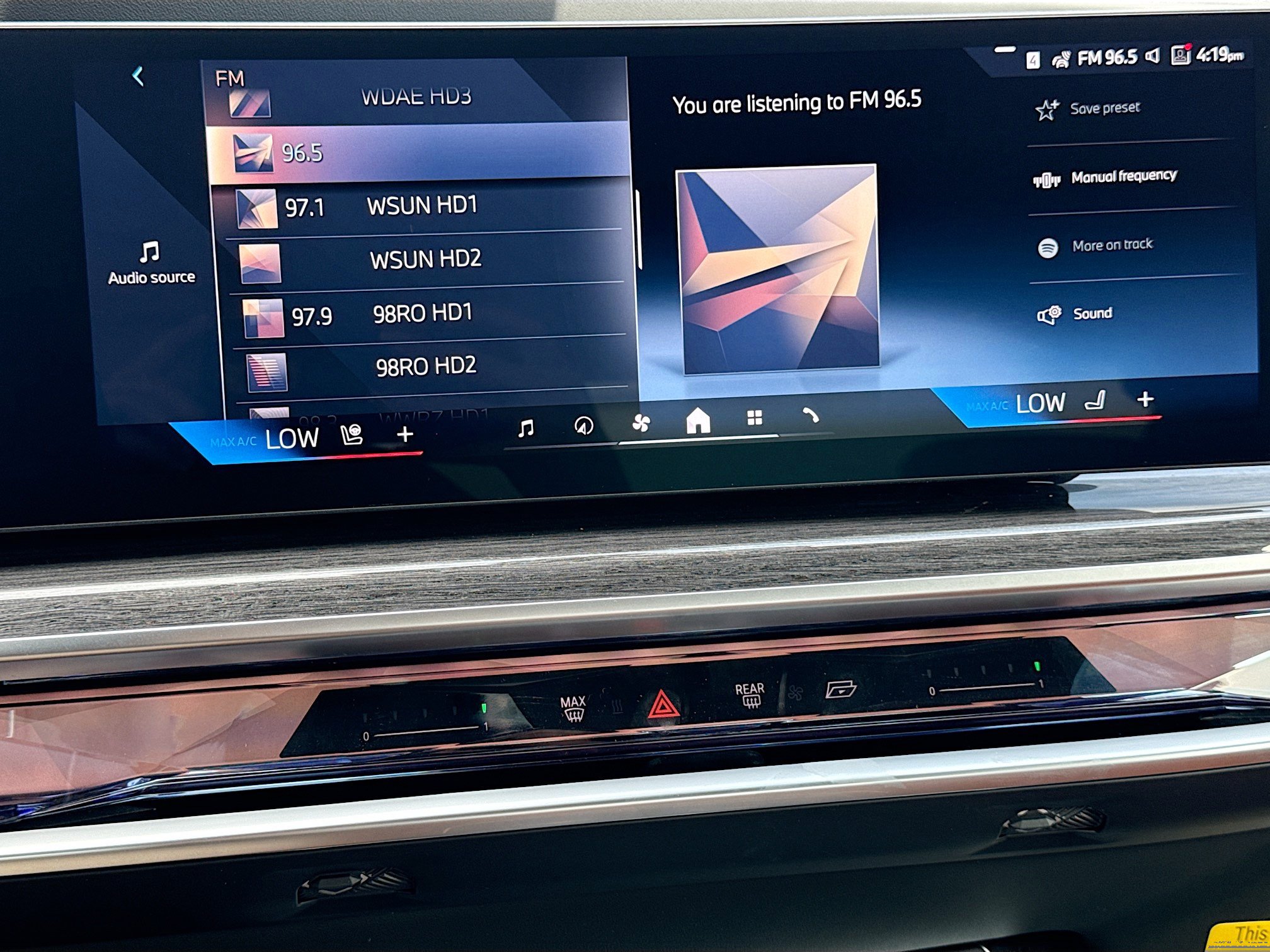 New 2026 BMW 750e xDrive AWD/4WD image 31