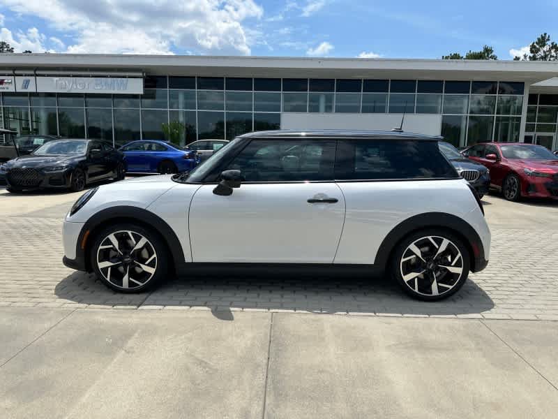 Used 2025 MINI Cooper S FWD image 2