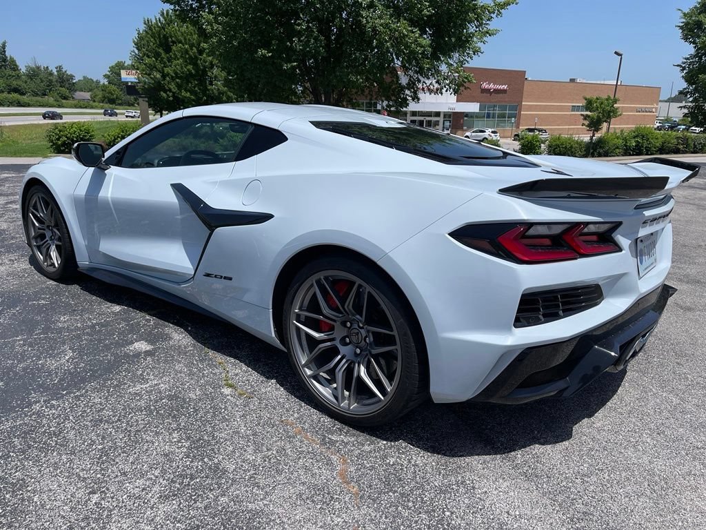 Used 2023 Chevrolet Corvette Z06 w/ Engine Appearance Package RWD image 4