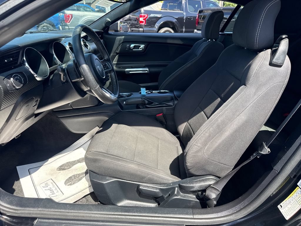 Used 2016 Ford Mustang Convertible RWD image 16