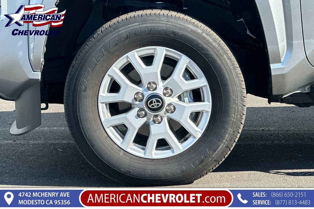 Used 2025 Toyota Tacoma SR5 AWD/4WD image 36