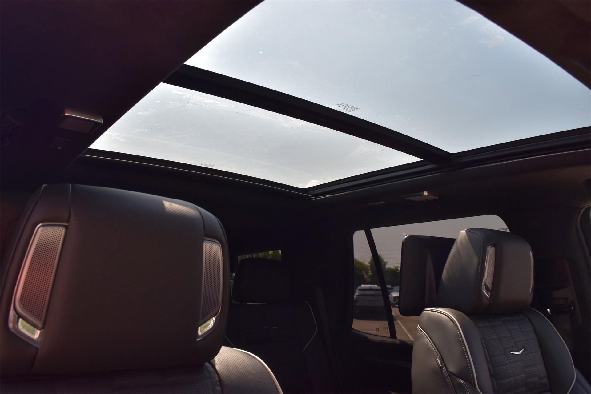 New 2025 Cadillac Escalade Premium Luxury Platinum w/ LPO, Floor Liner Package image 27