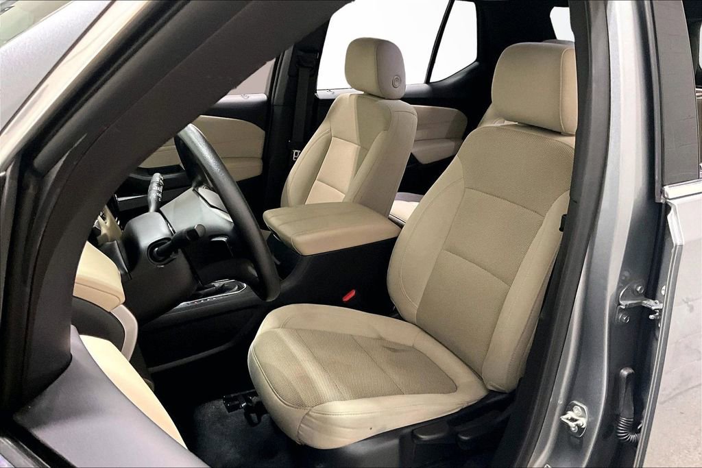 Used 2023 Chevrolet Traverse LS w/ Safety Package image 21