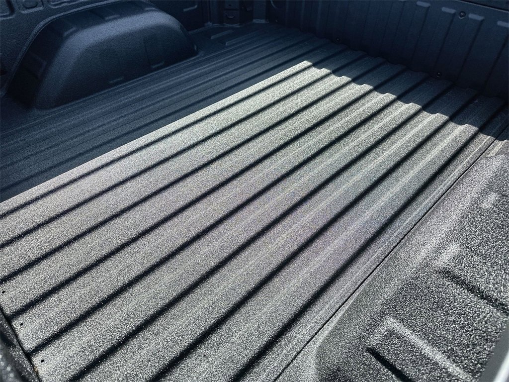 New 2026 GMC Sierra 1500 SLT image 18