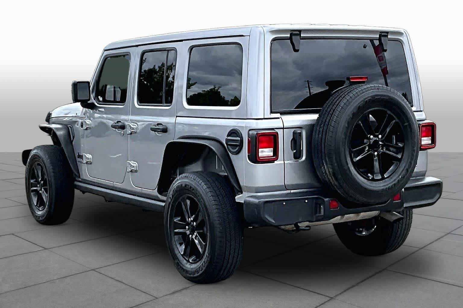 Used 2020 Jeep Wrangler Unlimited Sahara AWD/4WD image 11