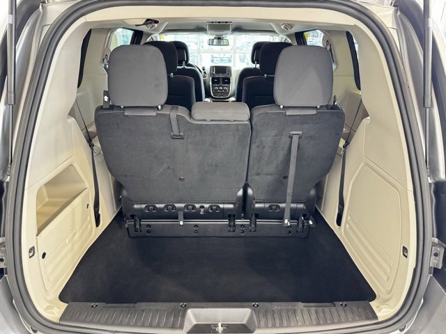 Used 2019 Dodge Grand Caravan SE w/ UConnect Hands-Free Group image 30