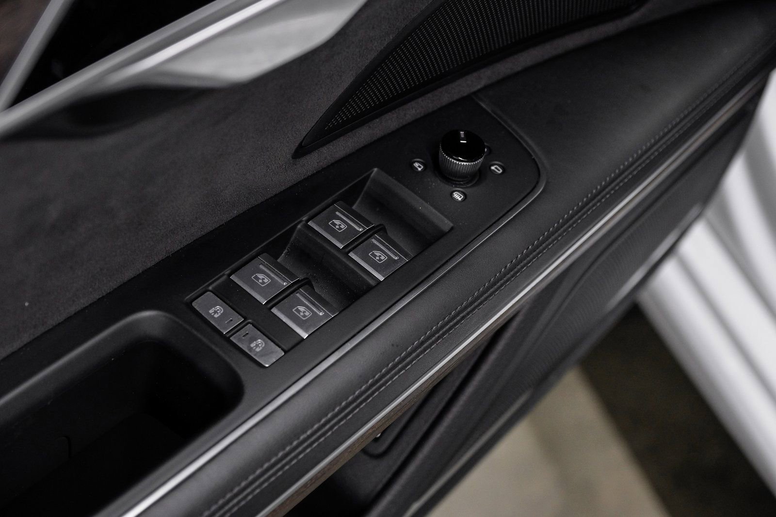 Used 2022 Audi A8 L 3.0T w/ Luxury Package image 54