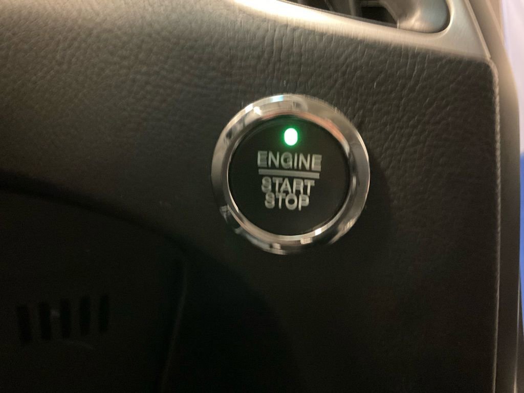 Used 2024 Ford Edge SEL image 10