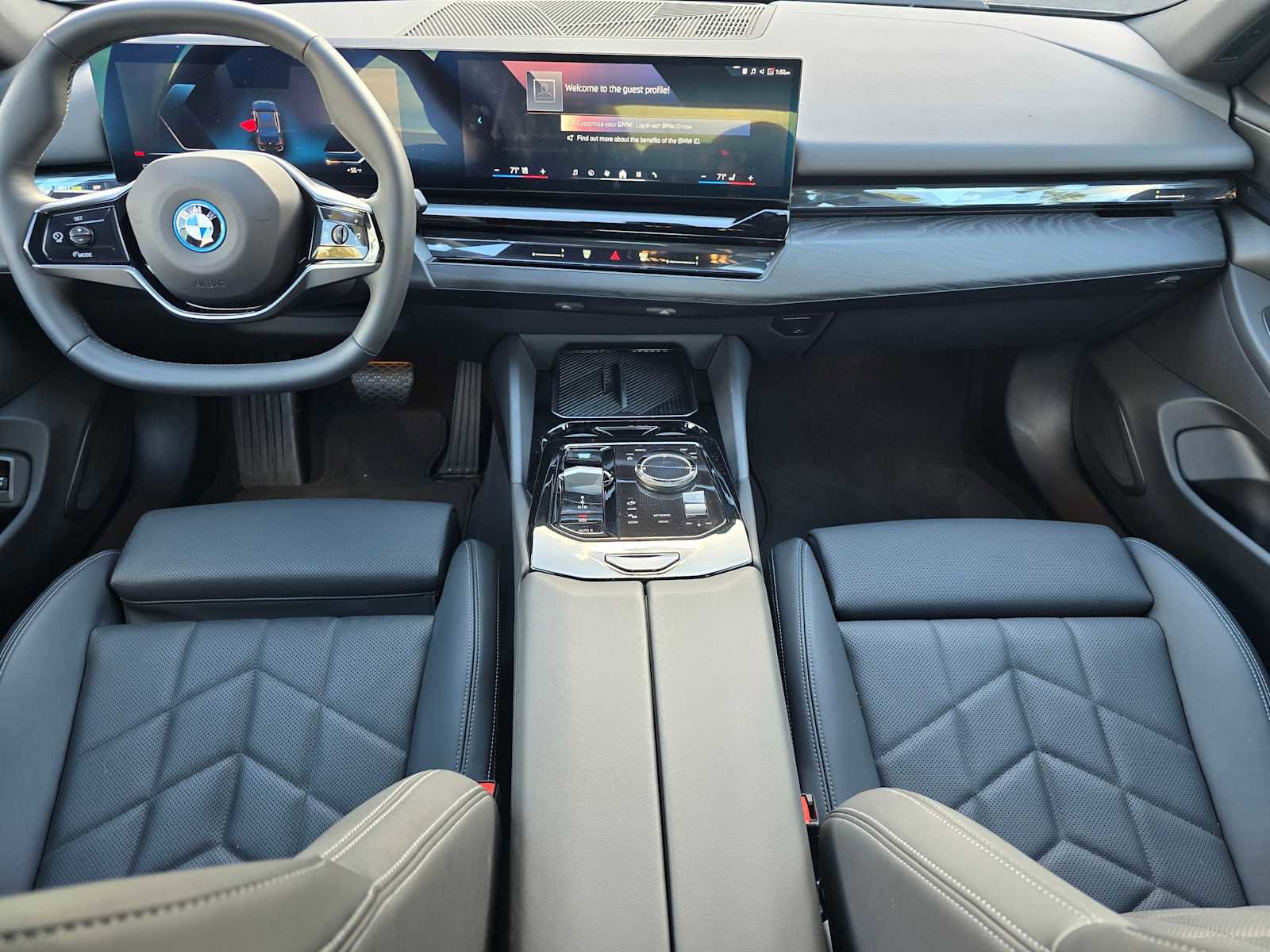 Used 2024 BMW i5 eDrive40i w/ Convenience Package image 20