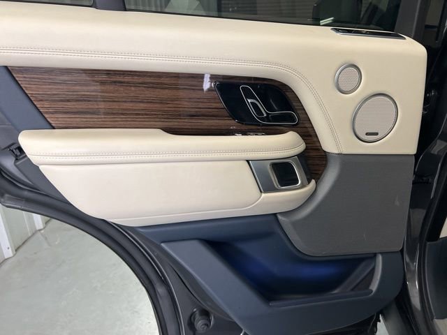 Used 2018 Land Rover Range Rover Supercharged image 13