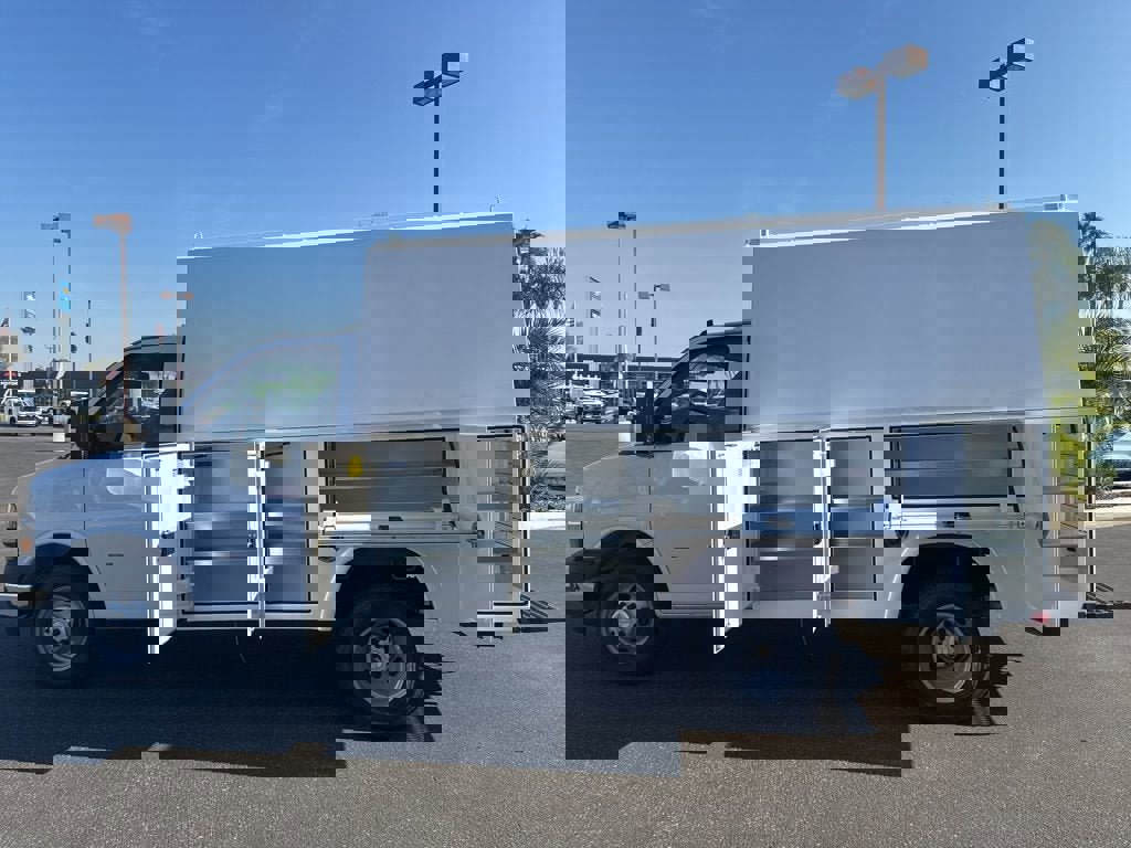 New 2025 Chevrolet Express 3500 w/ Power Convenience Package image 6