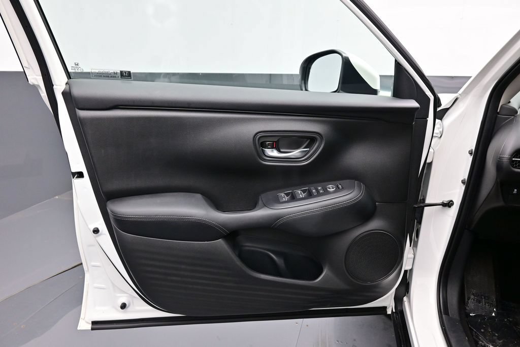 Used 2025 Honda HR-V EX-L image 18