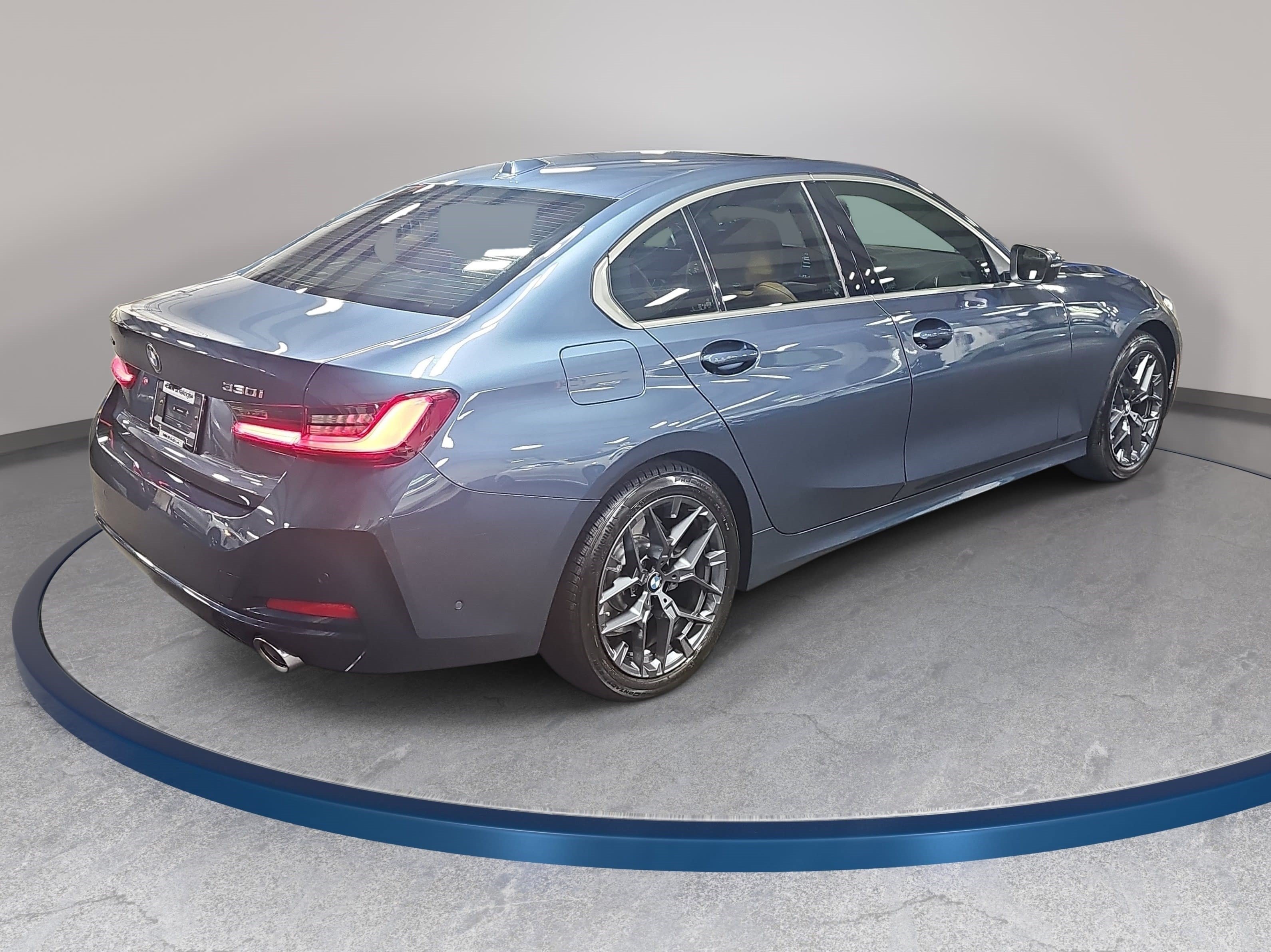 Used 2026 BMW 330i xDrive Sedan AWD/4WD image 5