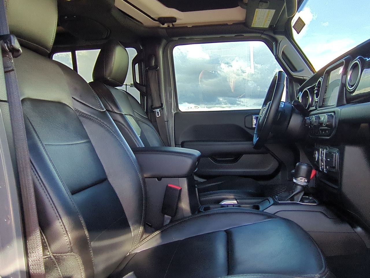 Used 2021 Jeep Wrangler Unlimited Sahara image 25