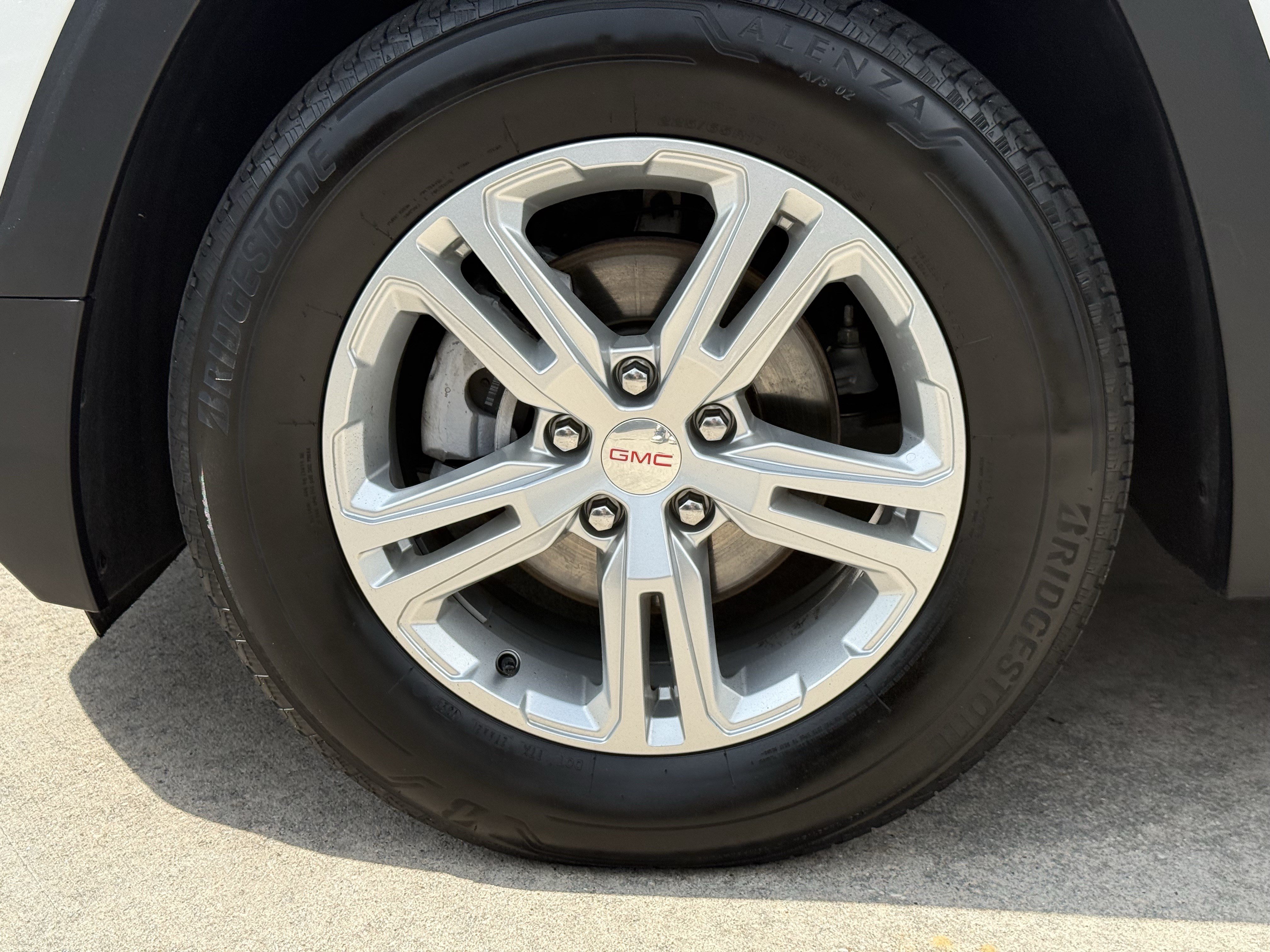 Used 2024 GMC Terrain SLE AWD/4WD image 12