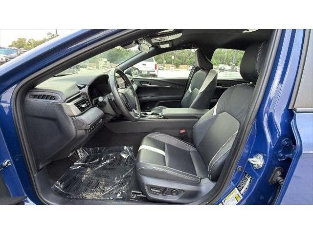 Used 2025 Toyota Camry SE FWD image 16