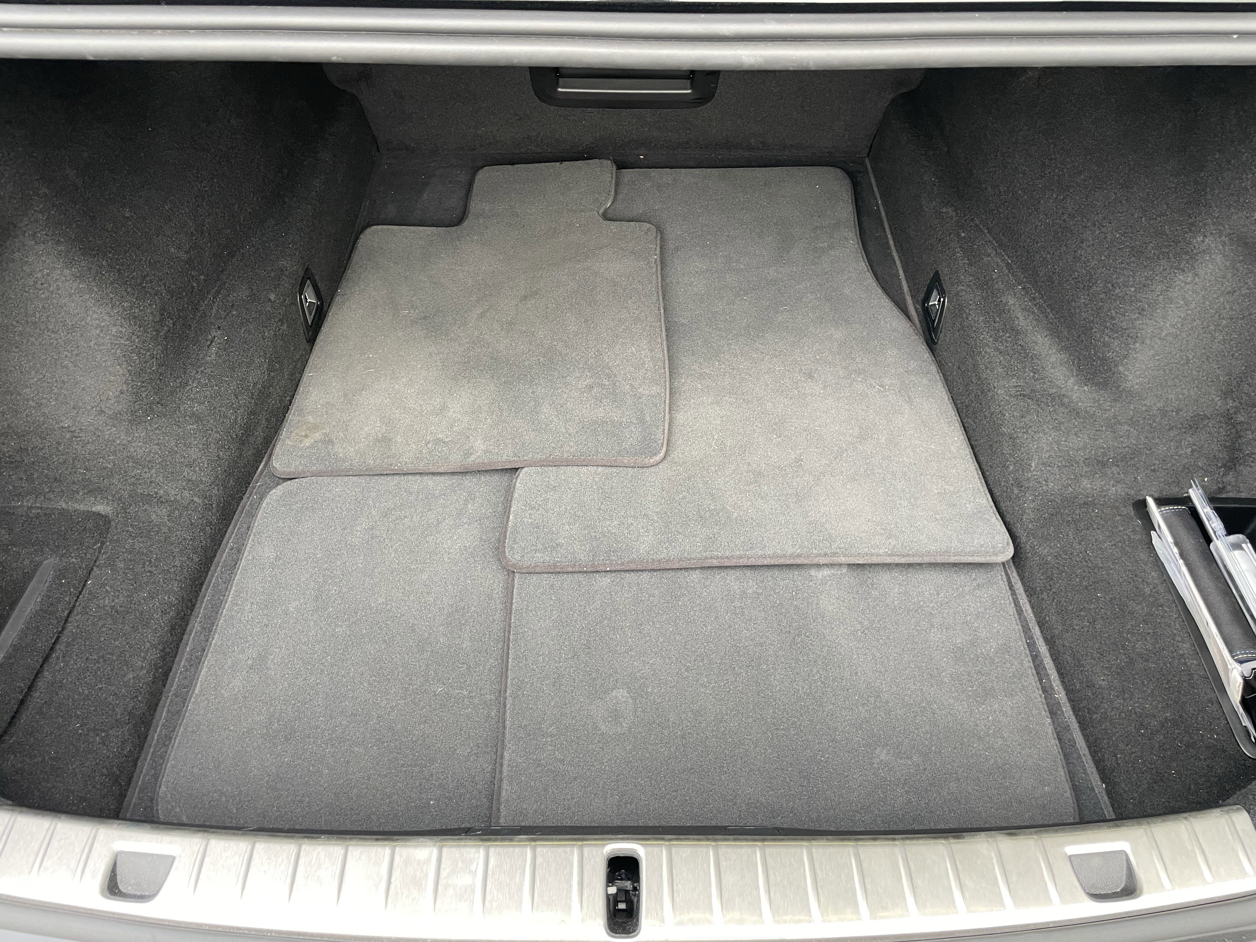 Used 2022 BMW 750i xDrive image 35