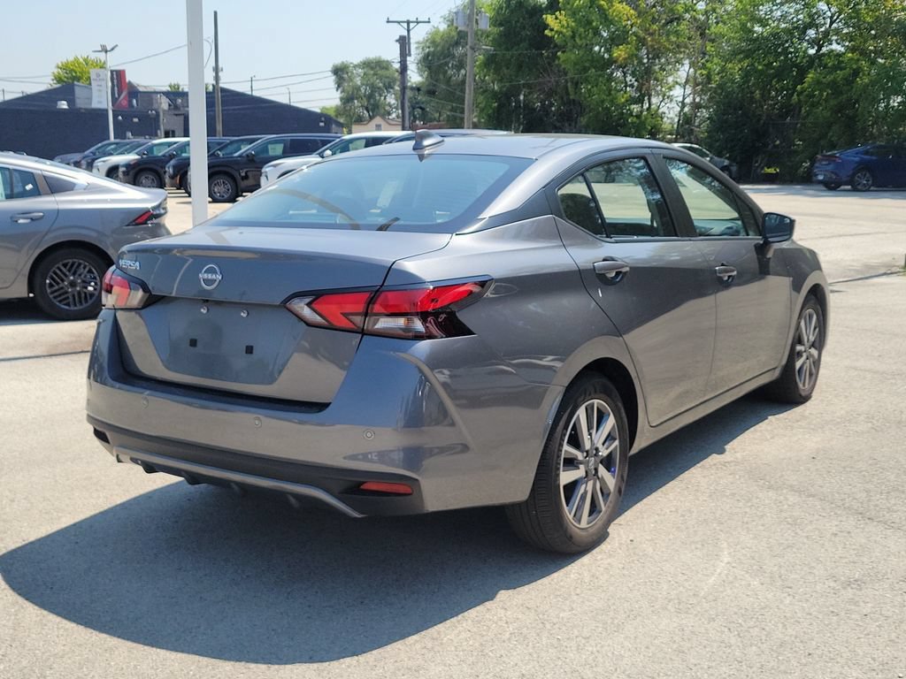 Used 2025 Nissan Versa SV FWD image 4