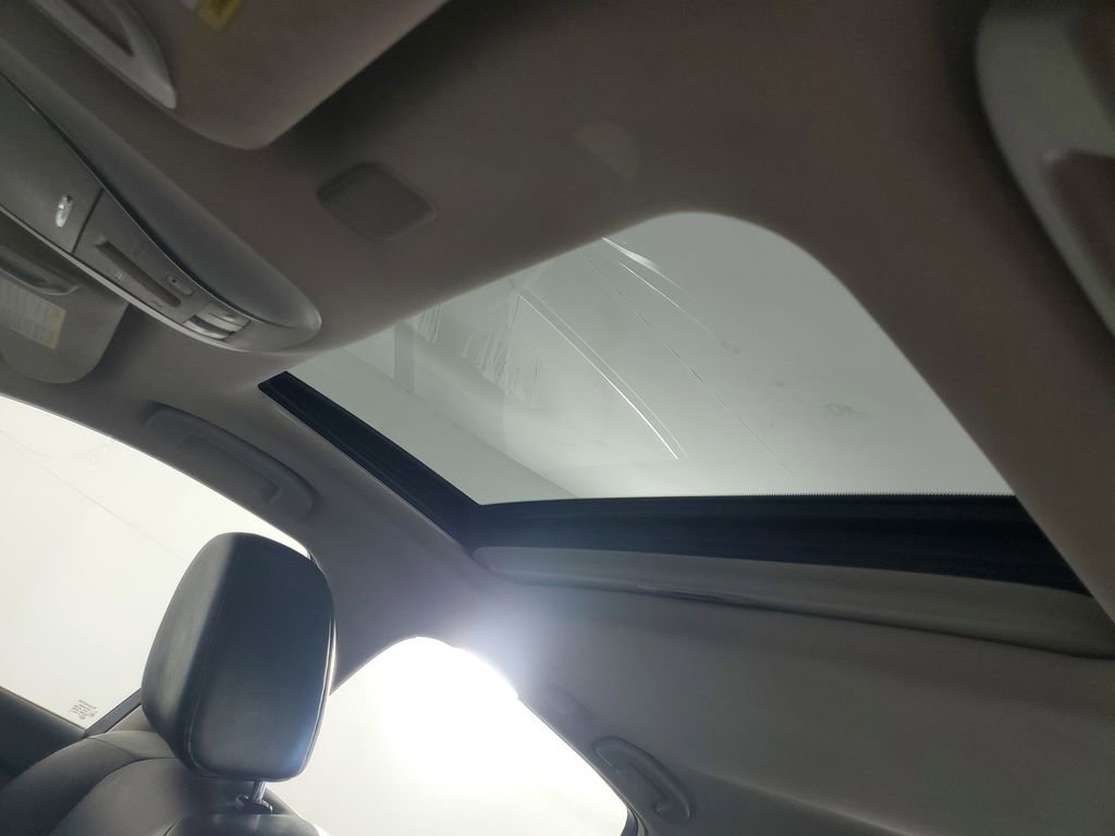 Used 2019 INFINITI Q70 Luxe w/ Proactive Package image 29