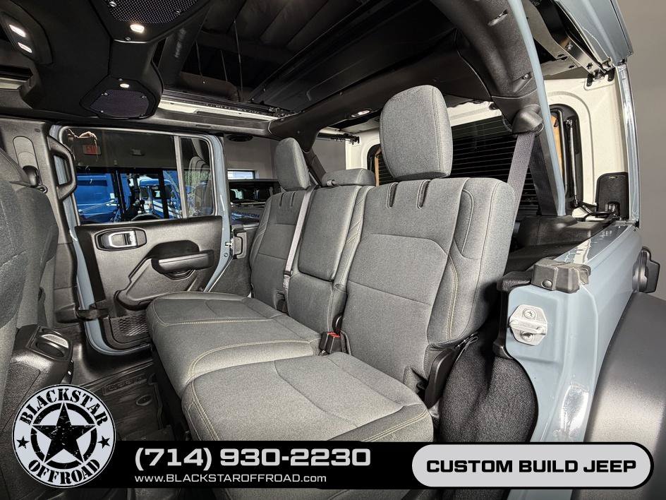 Used 2024 Jeep Wrangler Unlimited w/ Convenience Group AWD/4WD image 22
