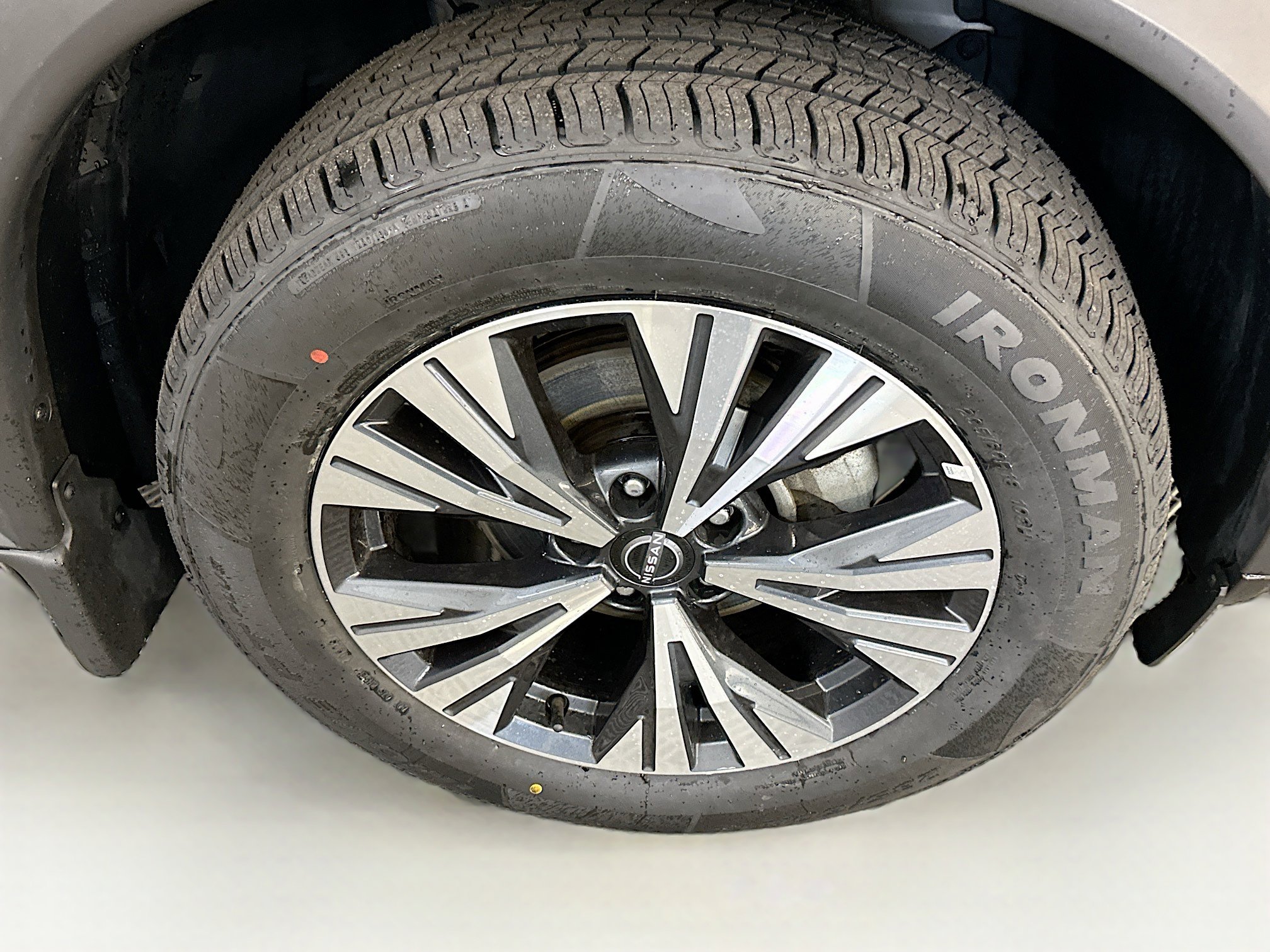 Used 2023 Nissan Rogue SV w/ SV Premium Package image 11