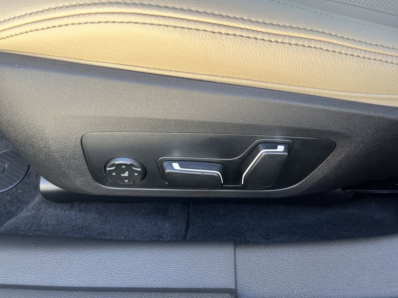 Used 2026 BMW i4 eDrive40 w/ Premium Package image 15