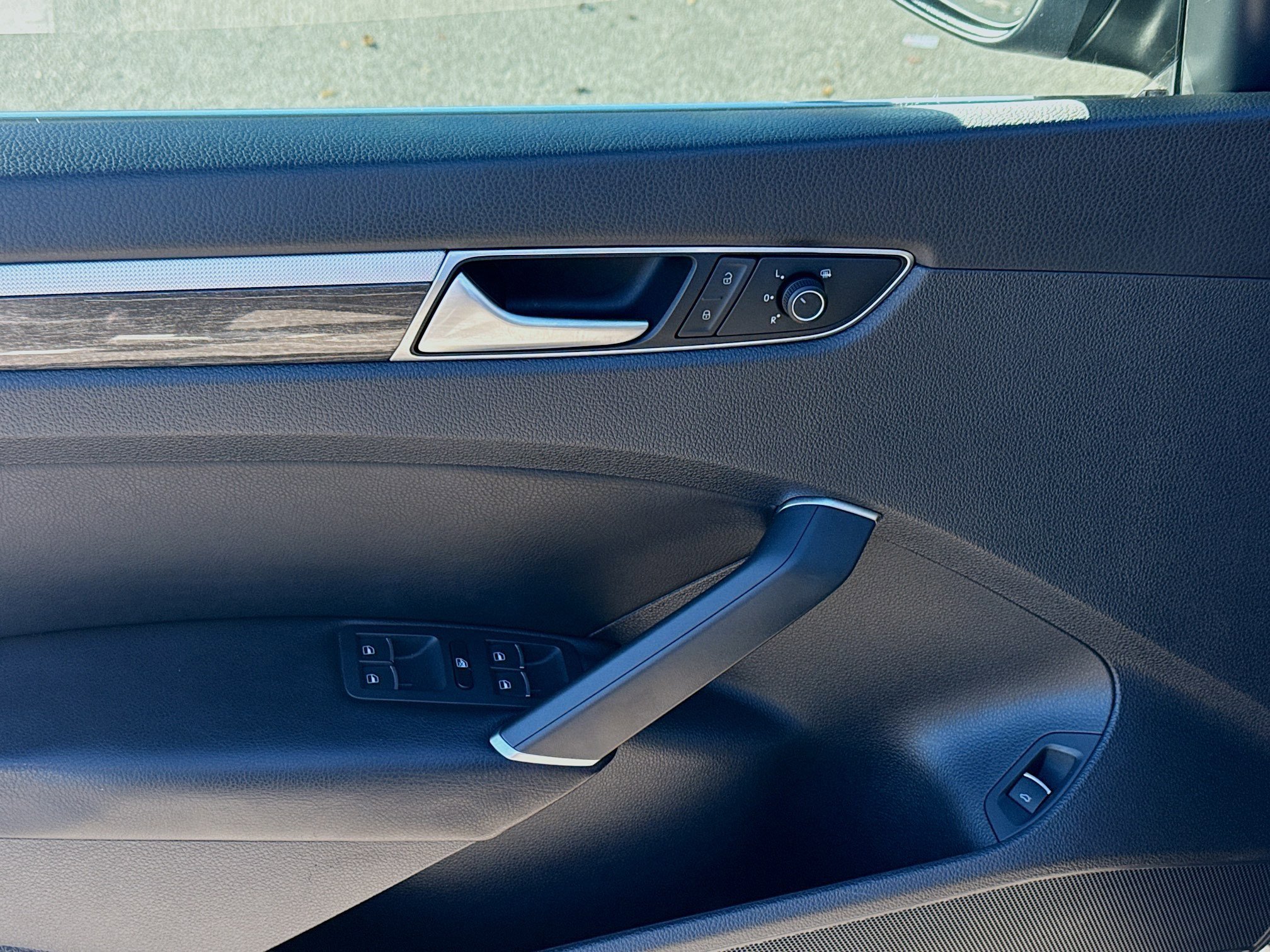 Used 2016 Volkswagen Passat 1.8T SE image 17