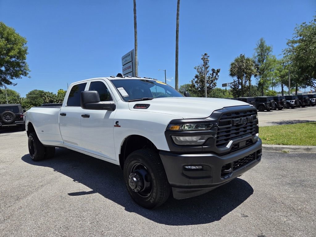 Used 2025 RAM 3500 Tradesman AWD/4WD image 2