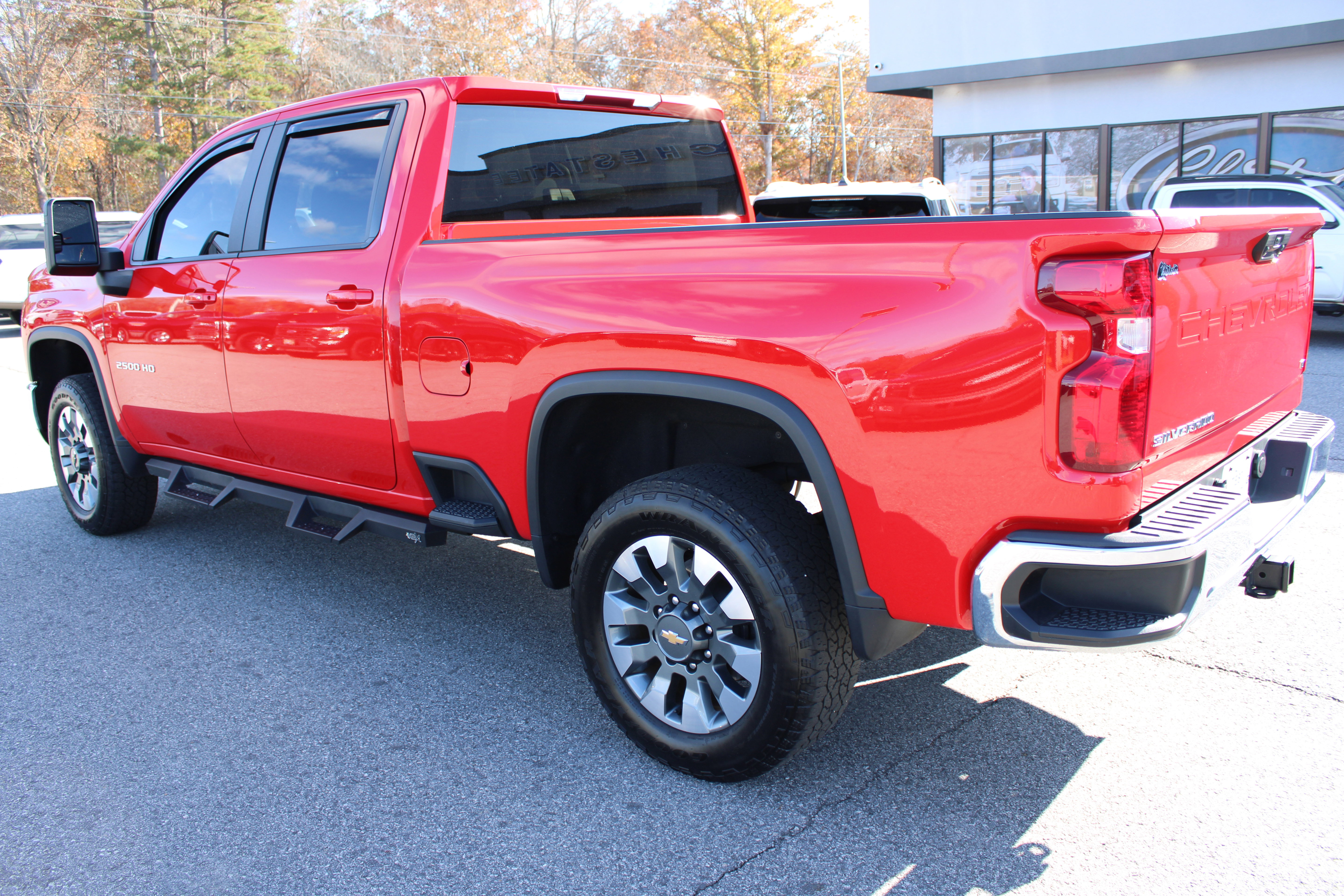 Used 2024 Chevrolet Silverado 2500 LT image 8