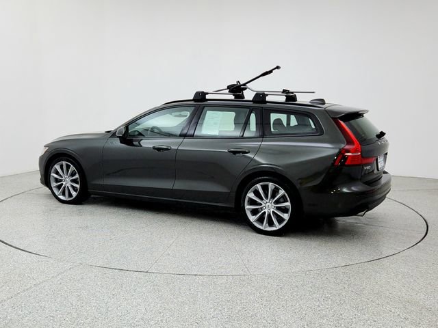 Used 2020 Volvo V60 T5 Momentum w/ Protection Package image 7