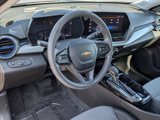 Used 2025 Chevrolet Trax LT FWD image 10